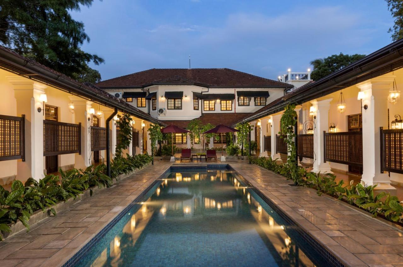 The Grand Walawwa Hotell Pinnawala  Exteriör bild