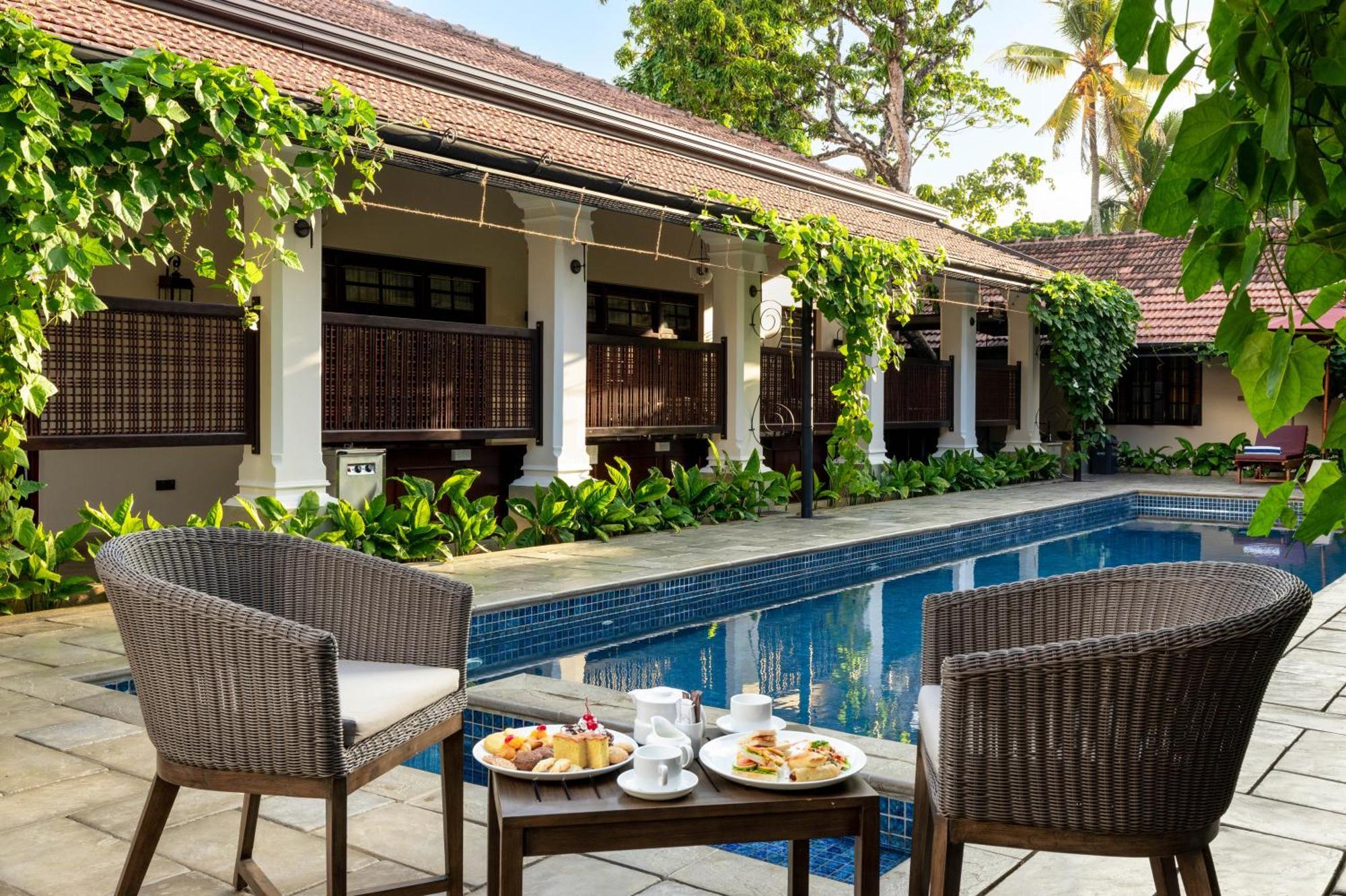 The Grand Walawwa Hotell Pinnawala  Exteriör bild